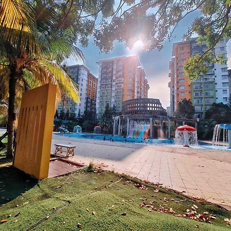 Melaka Top Largest Waterpark Resort - By Youbnb Homestay Melaka Екстериор снимка