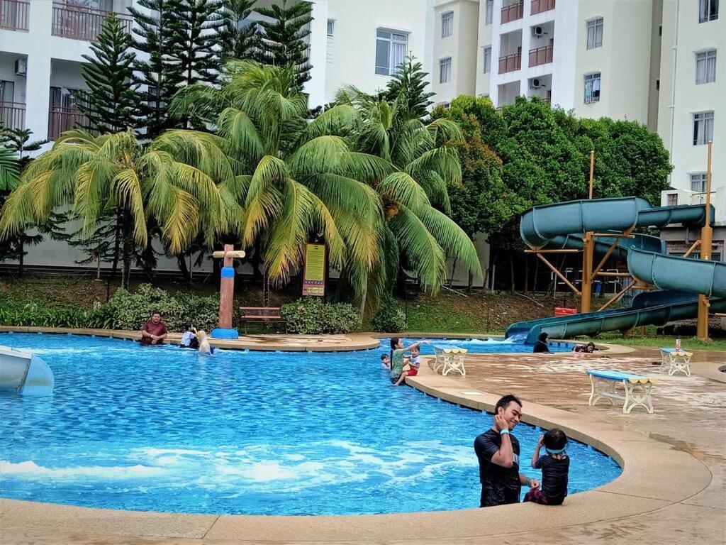 Melaka Top Largest Waterpark Resort - By Youbnb Homestay Melaka Екстериор снимка