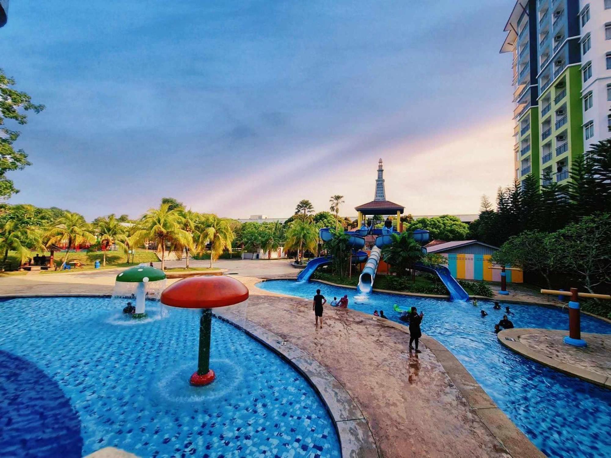 Melaka Top Largest Waterpark Resort - By Youbnb Homestay Melaka Екстериор снимка